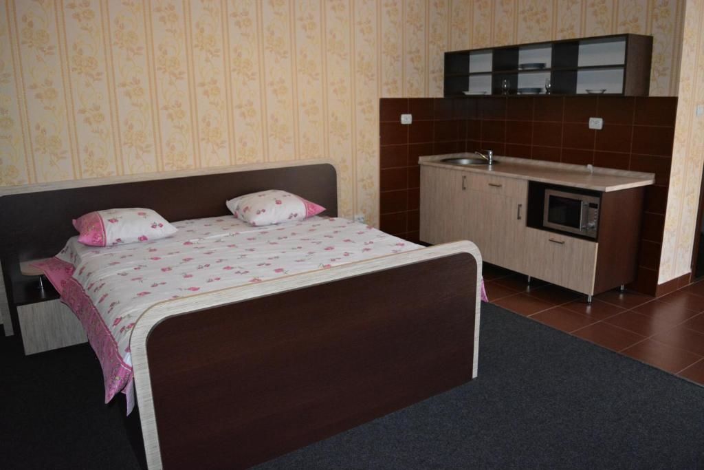 Отель Koral Hotel Verkhniy Koropets